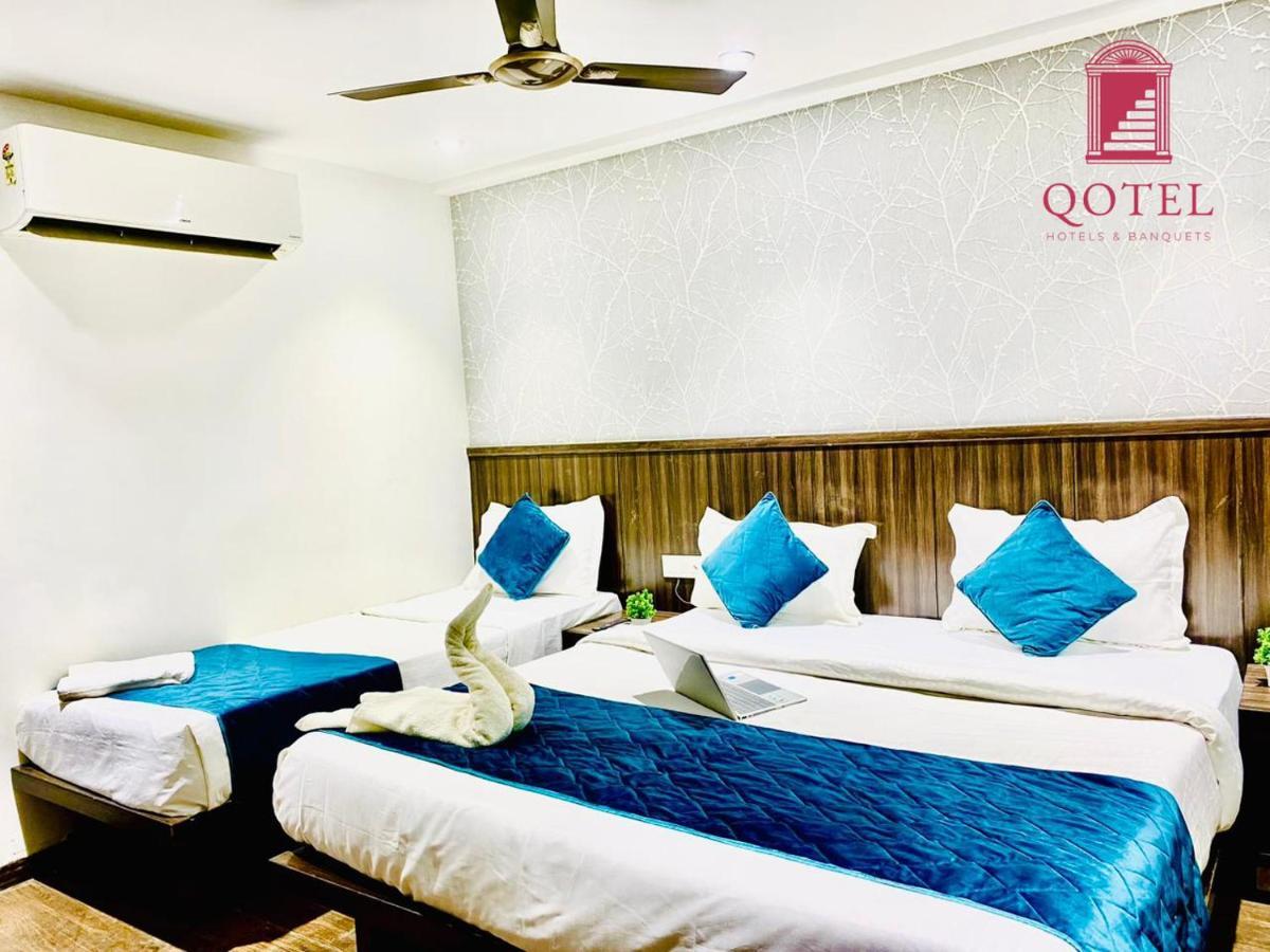 Qotel Hotel Rajouri Garden Above Ritu Marbles, Near Rajouri Garden Metro Station-Couple Friendly Neu-Delhi Exterior foto
