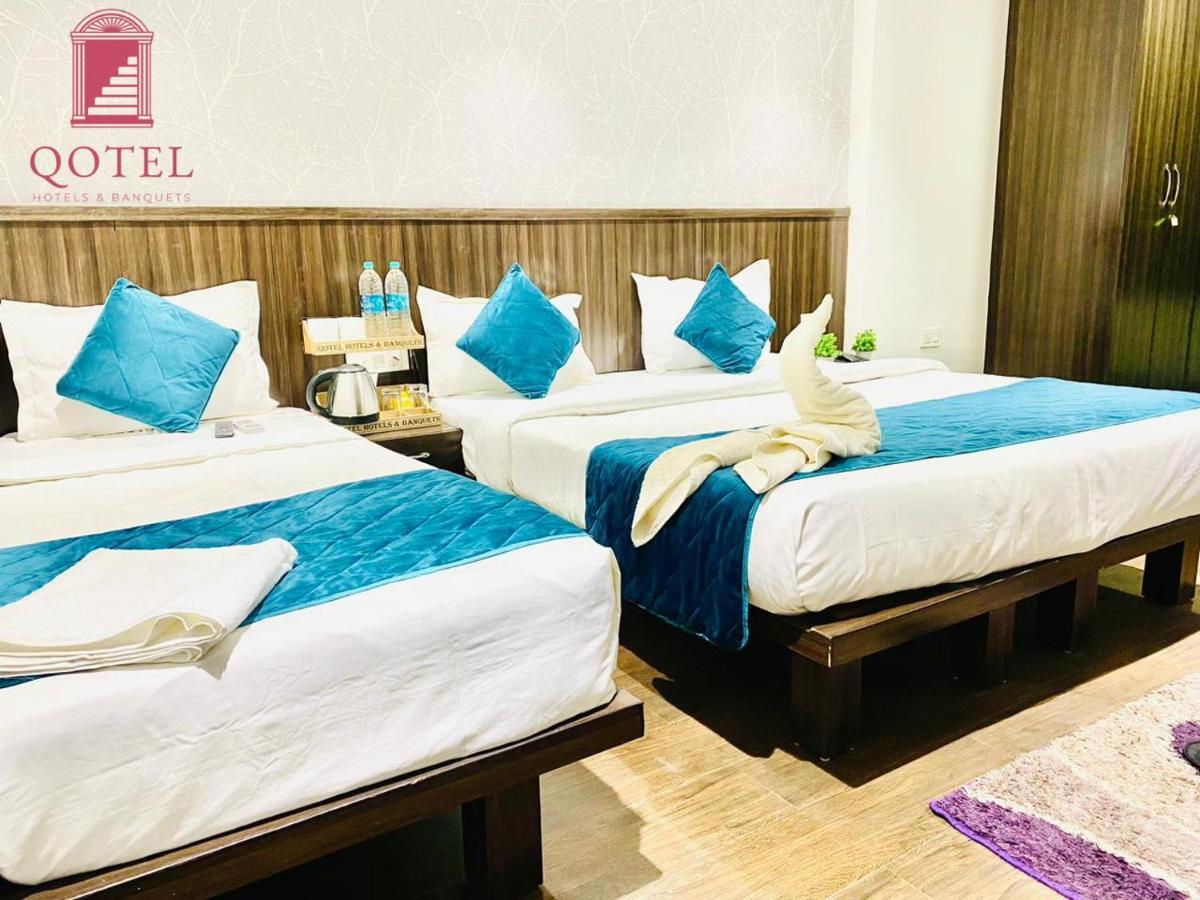 Qotel Hotel Rajouri Garden Above Ritu Marbles, Near Rajouri Garden Metro Station-Couple Friendly Neu-Delhi Exterior foto